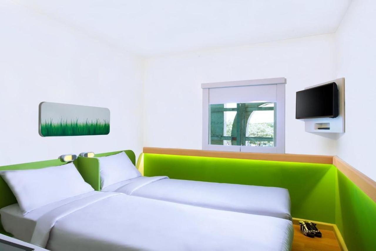Ibis Budget Makassar Airport Mandai Exteriör bild