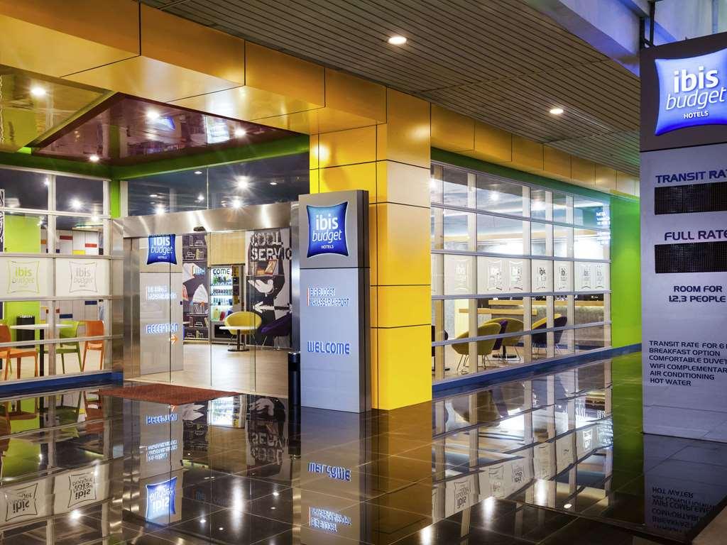 Ibis Budget Makassar Airport Mandai Exteriör bild