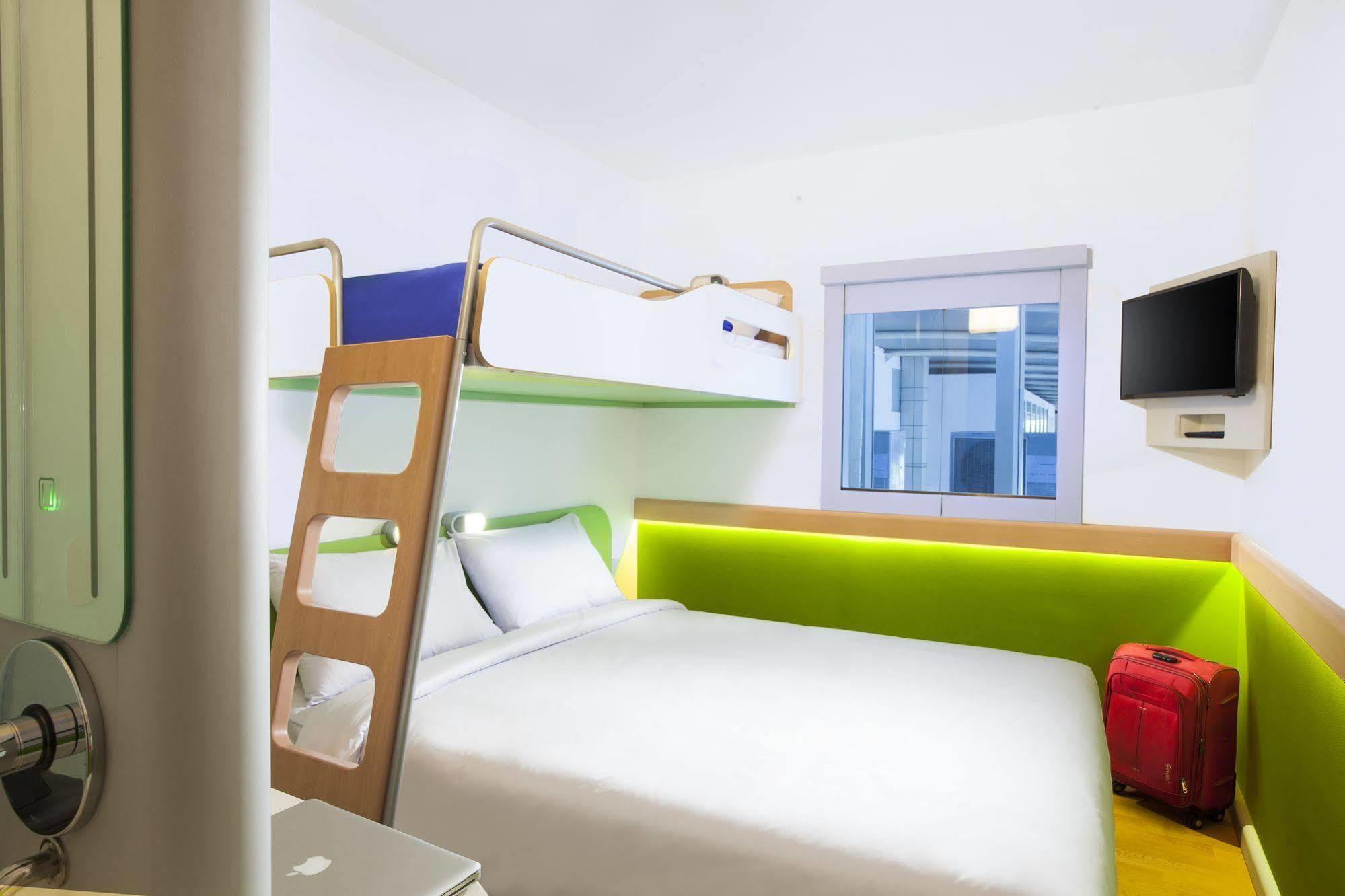 Ibis Budget Makassar Airport Mandai Exteriör bild