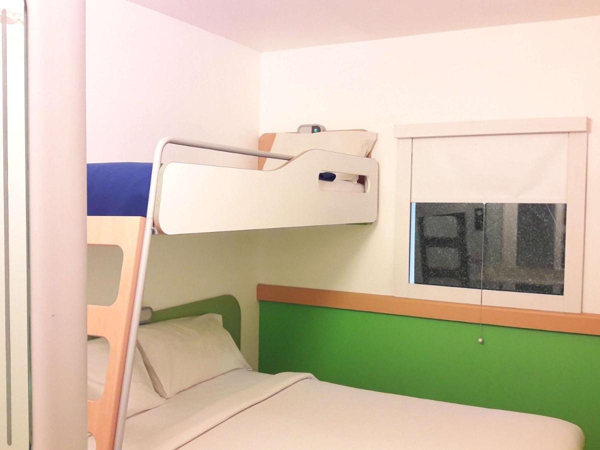 Ibis Budget Makassar Airport Mandai Exteriör bild