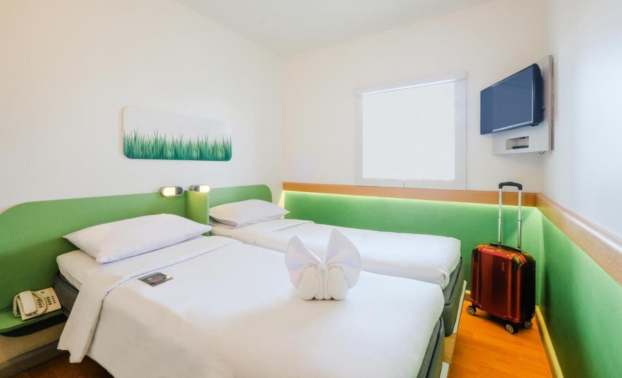 Ibis Budget Makassar Airport Mandai Exteriör bild